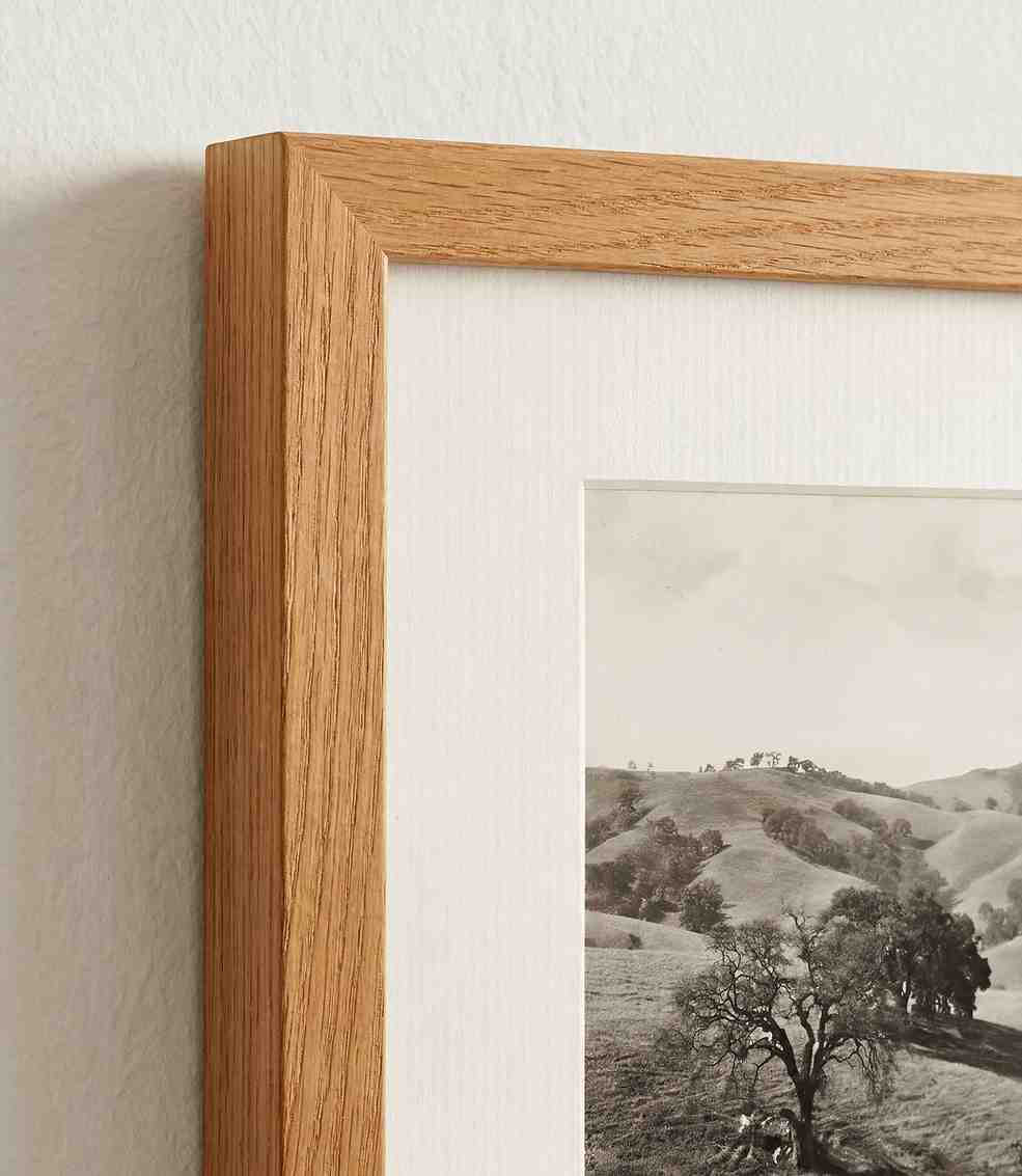 Oak wood frame detail